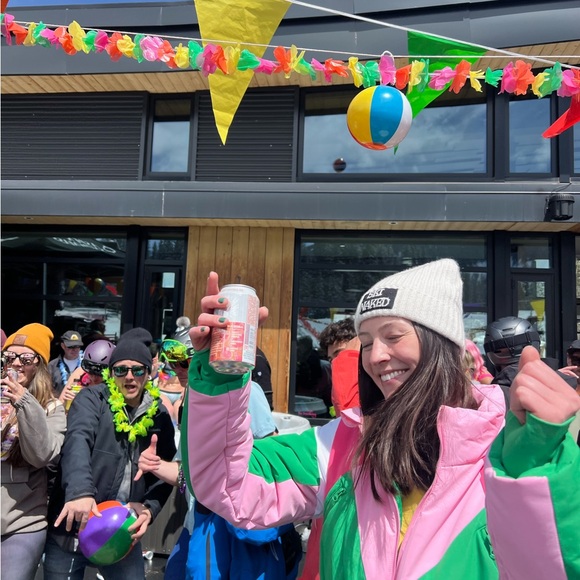 Meet your Posher, Hannah - Picture 5 of 6